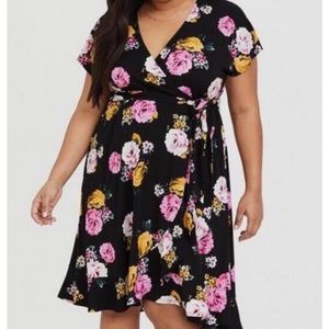 Sz 00 stretchy torrid floral dress